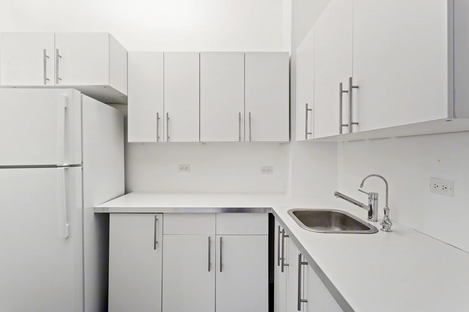 225 West 35th Street photo 3