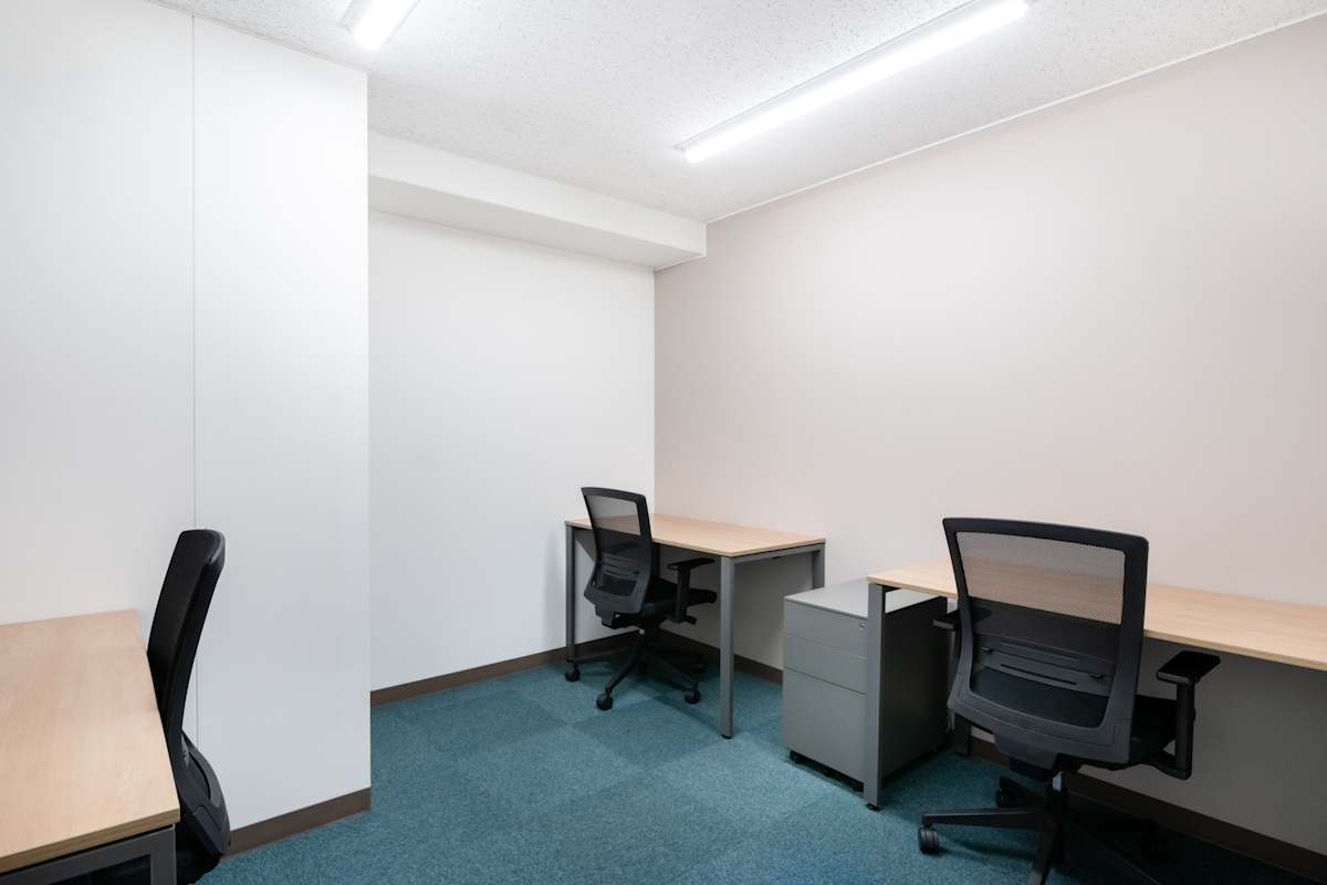 Regus - Shinjuku Nishiguchi Takagi photo 8