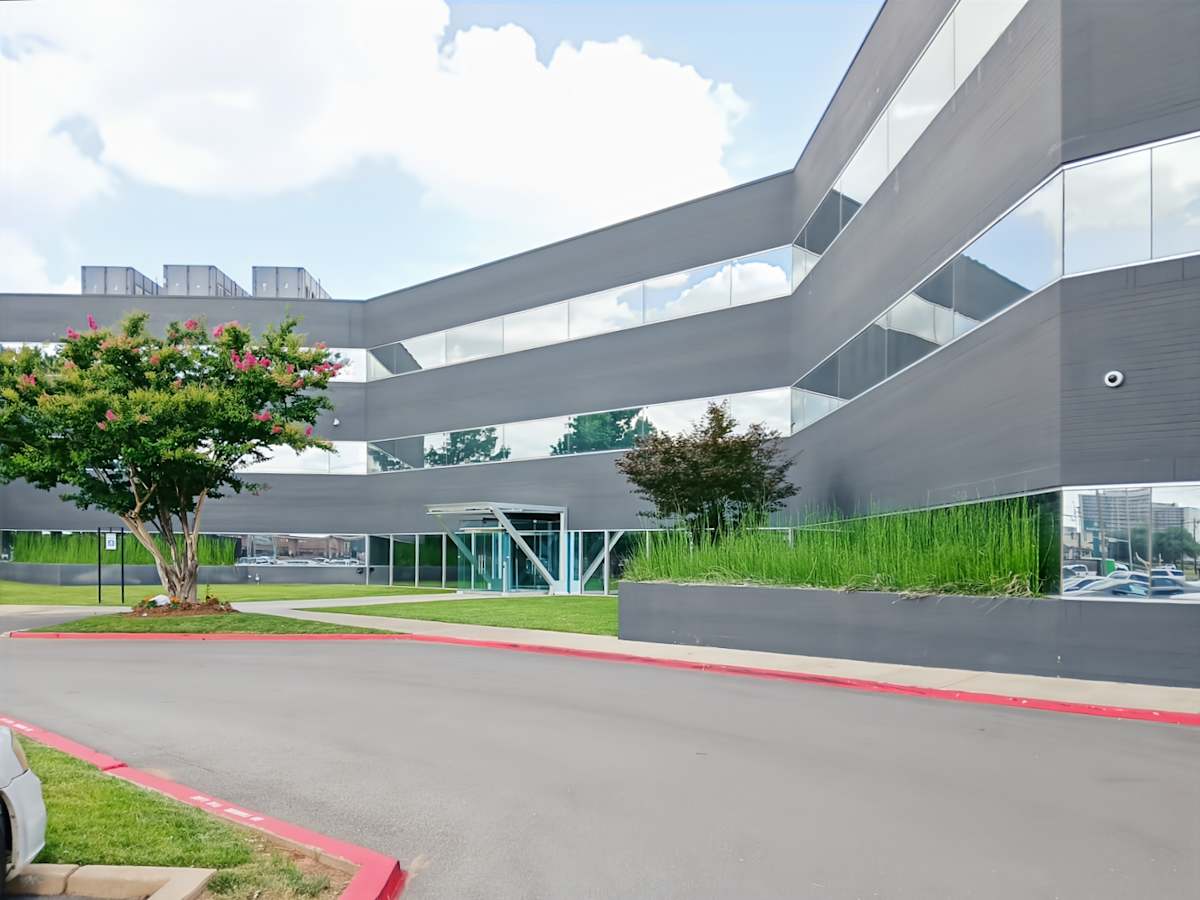 Regus - Nichols Hills - 5600 N May Ave