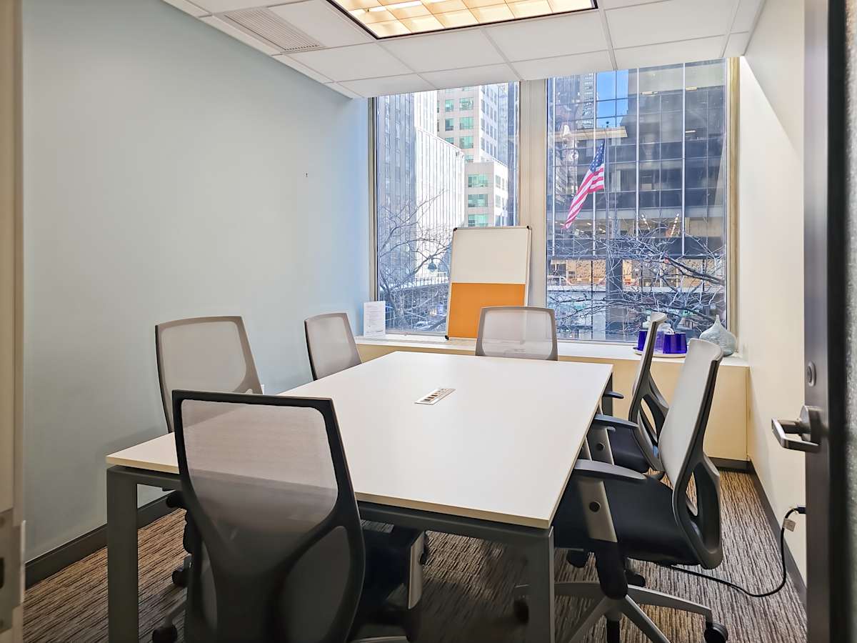 600 Third Avenue photo 11
