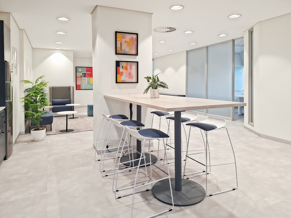 Regus - Killarney Mall photo 6