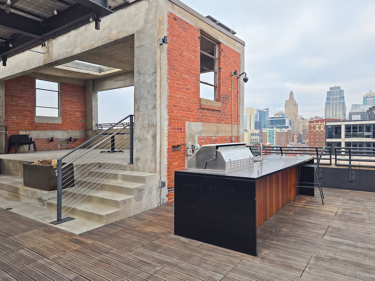 1828 Walnut Street photo 5