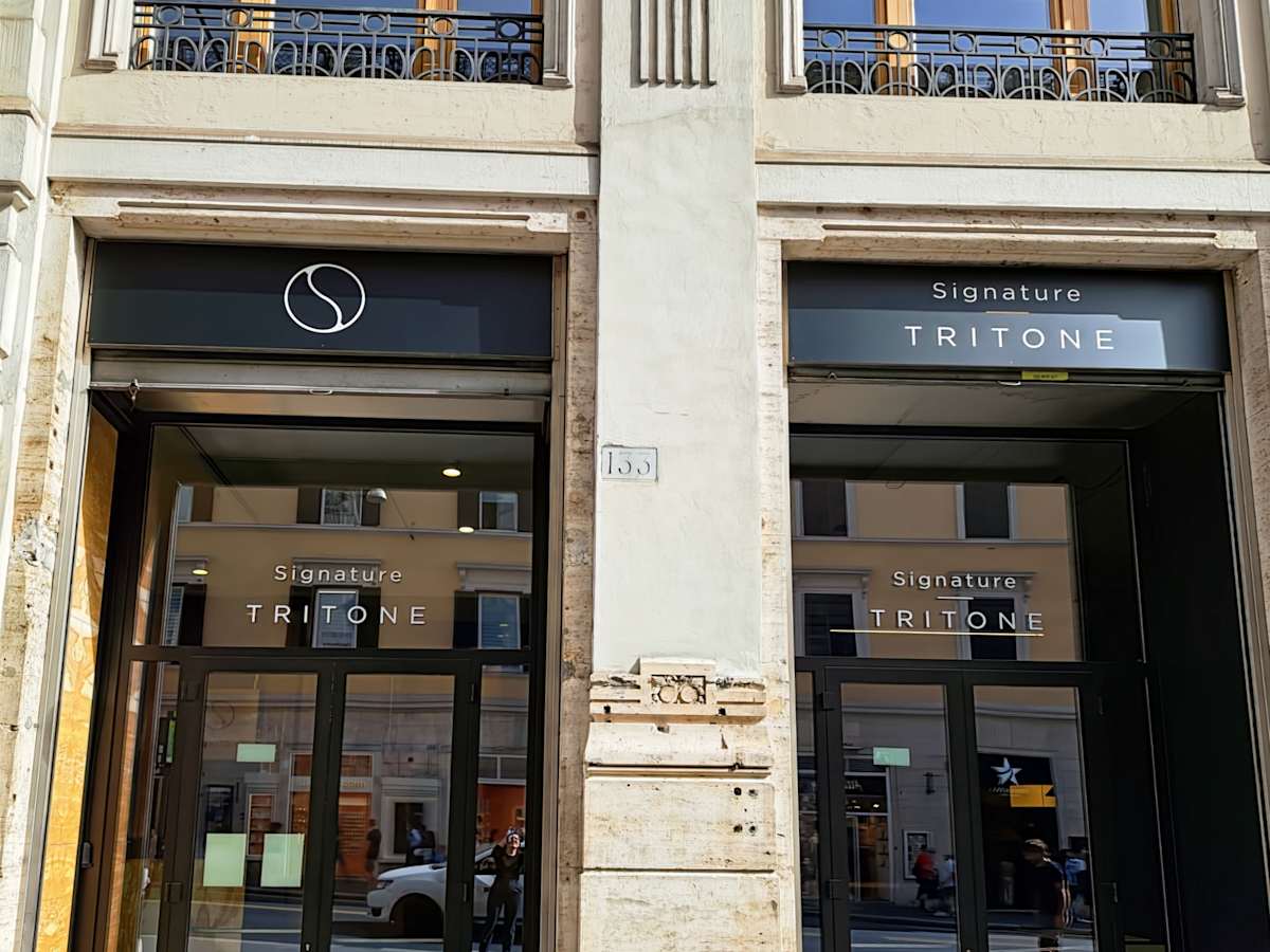 Signature Tritone photo 1