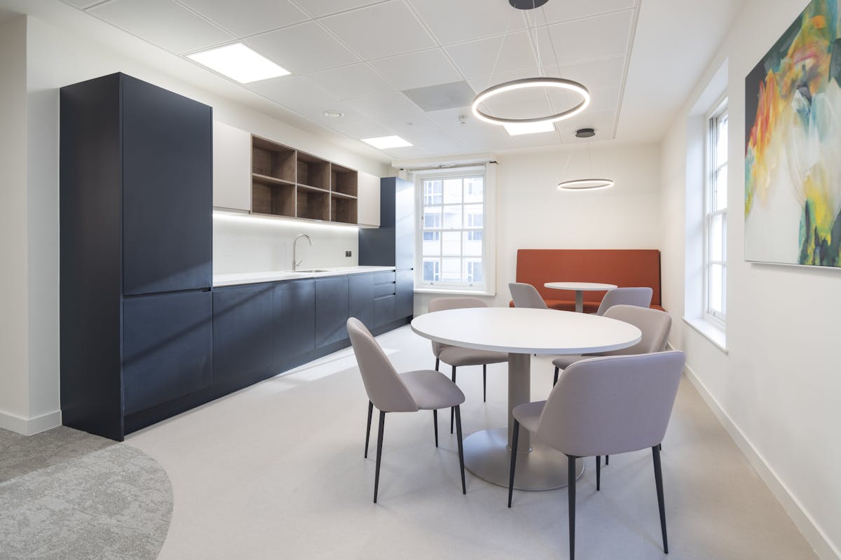 42 Trinity Square photo 8