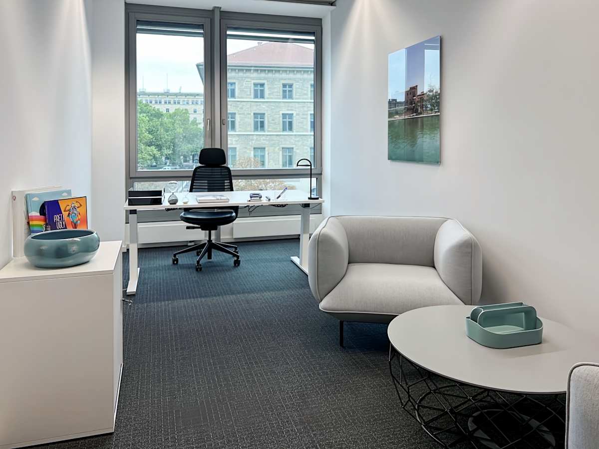 Regus Stuttgart, Rotebuehlplatz photo 9