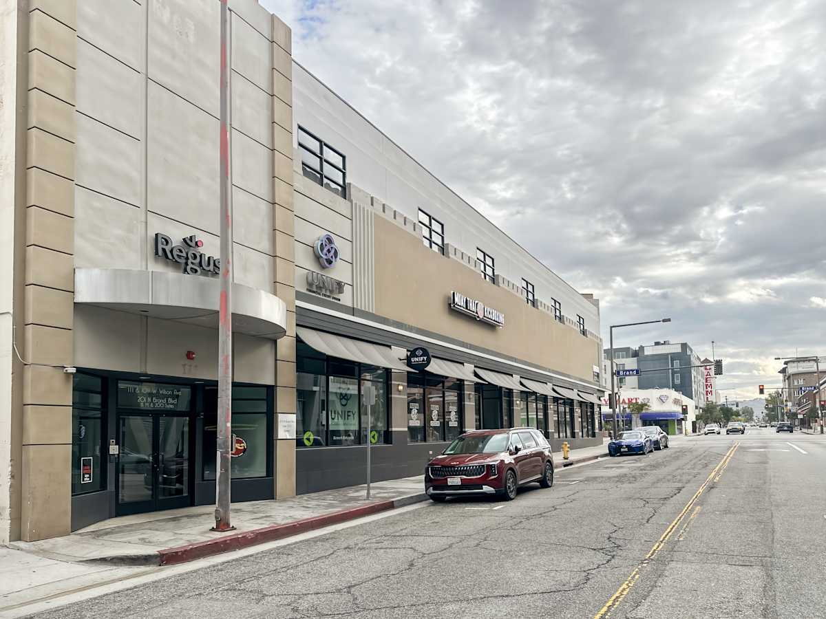 201 North Brand Boulevard photo 1