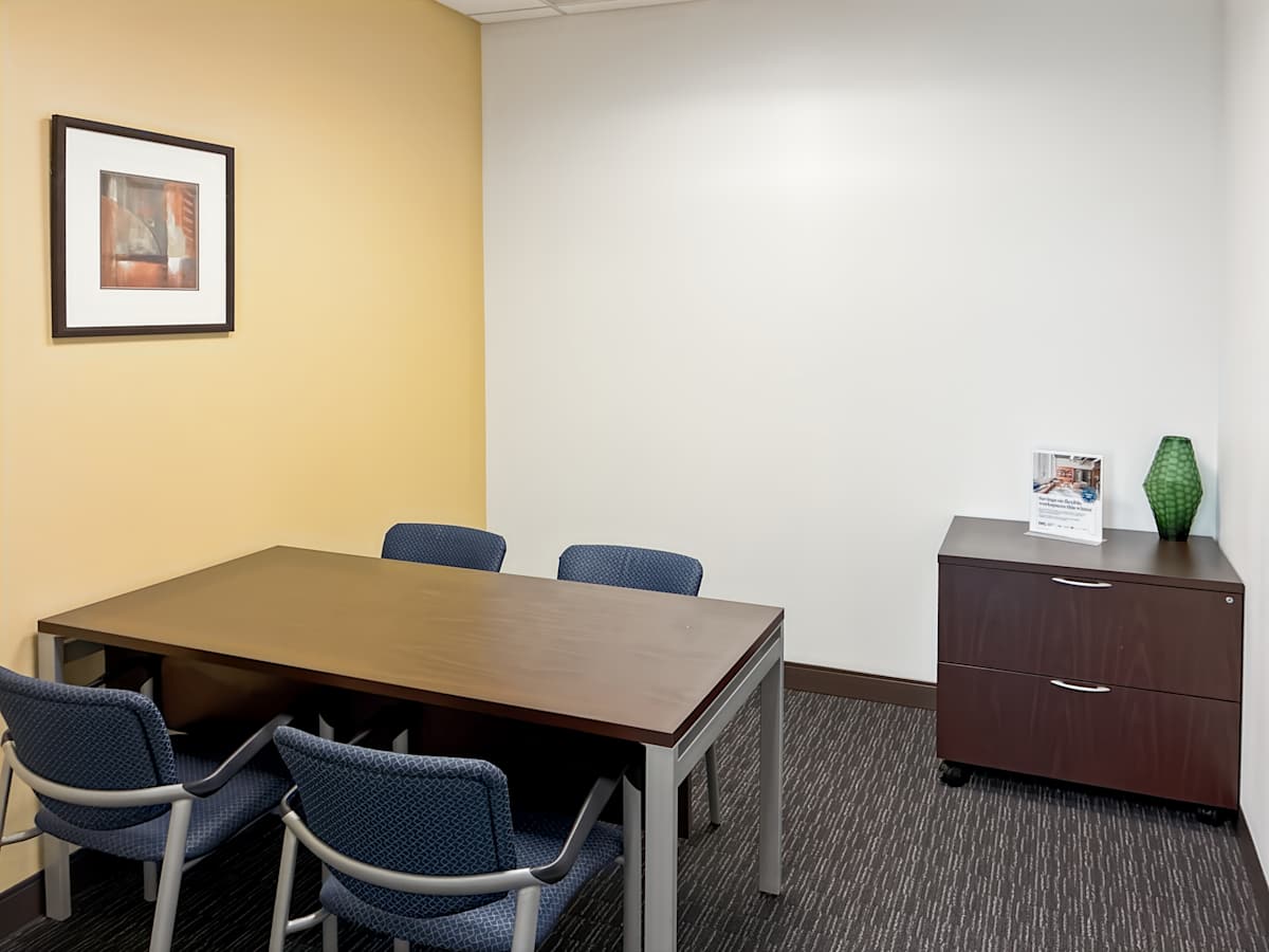 Eagleview Corporate Center photo 4