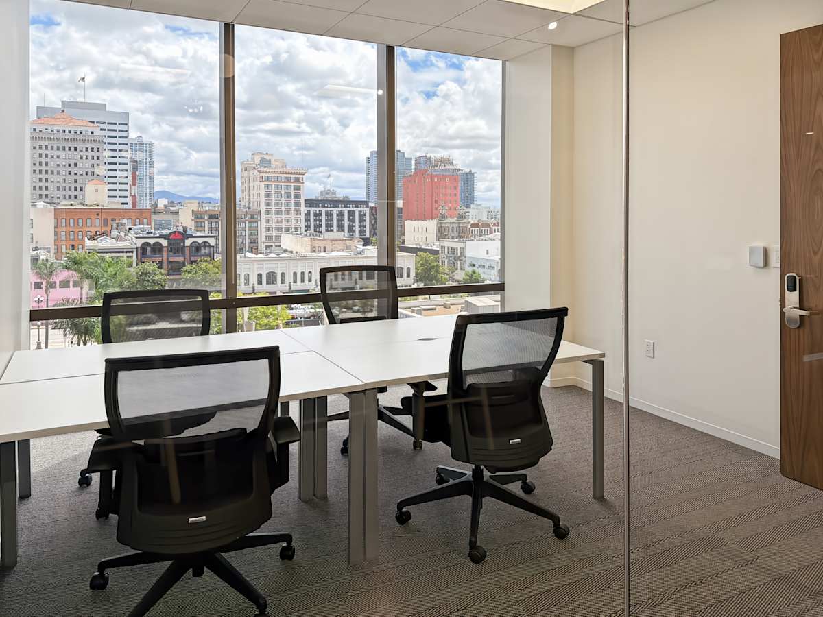225 Broadway photo 10