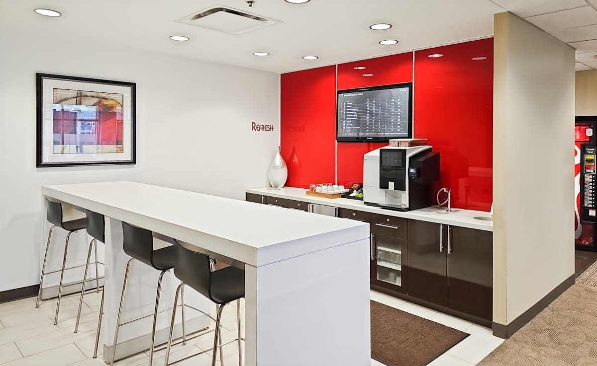 Hub Tower photo 10