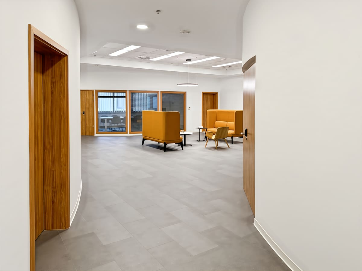 KÖKI Terminál Offices photo 9