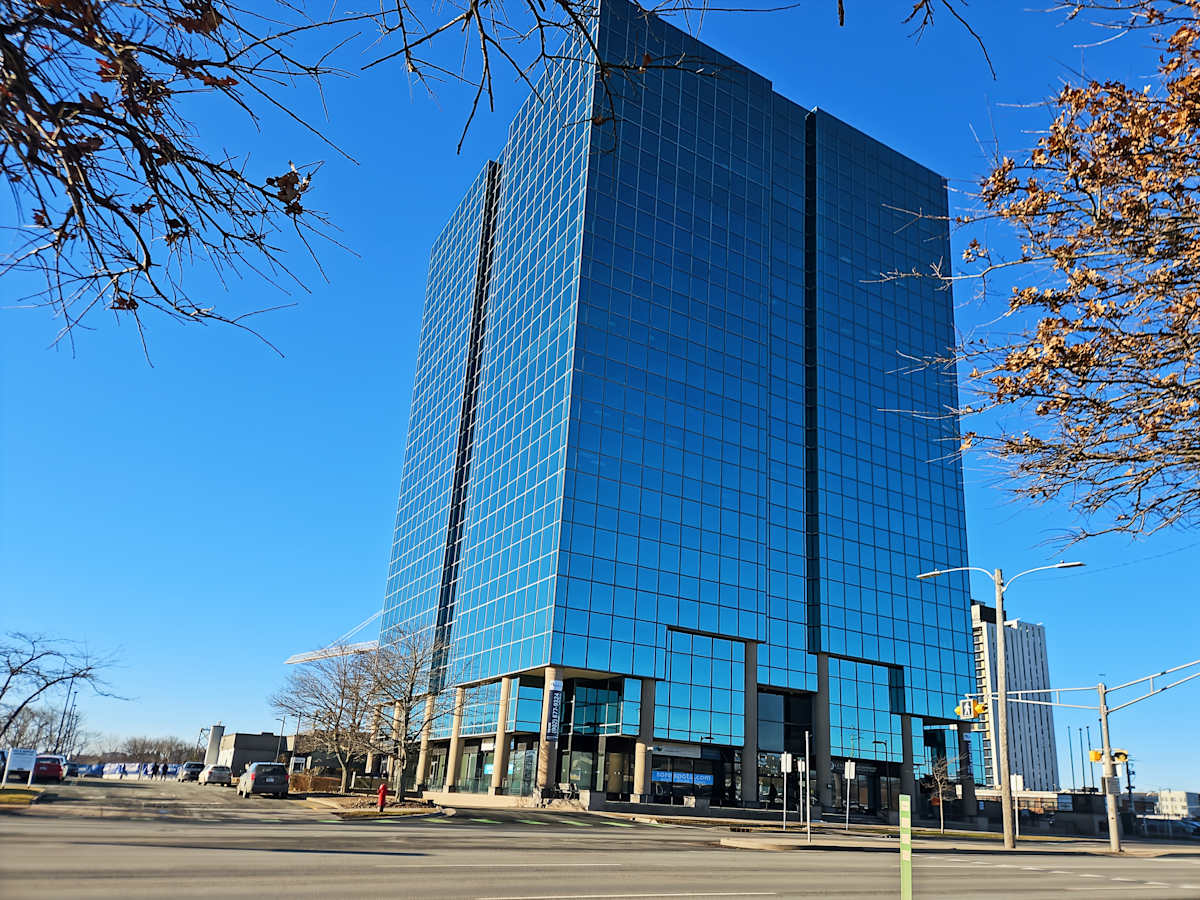 Metropolitan Place photo 1