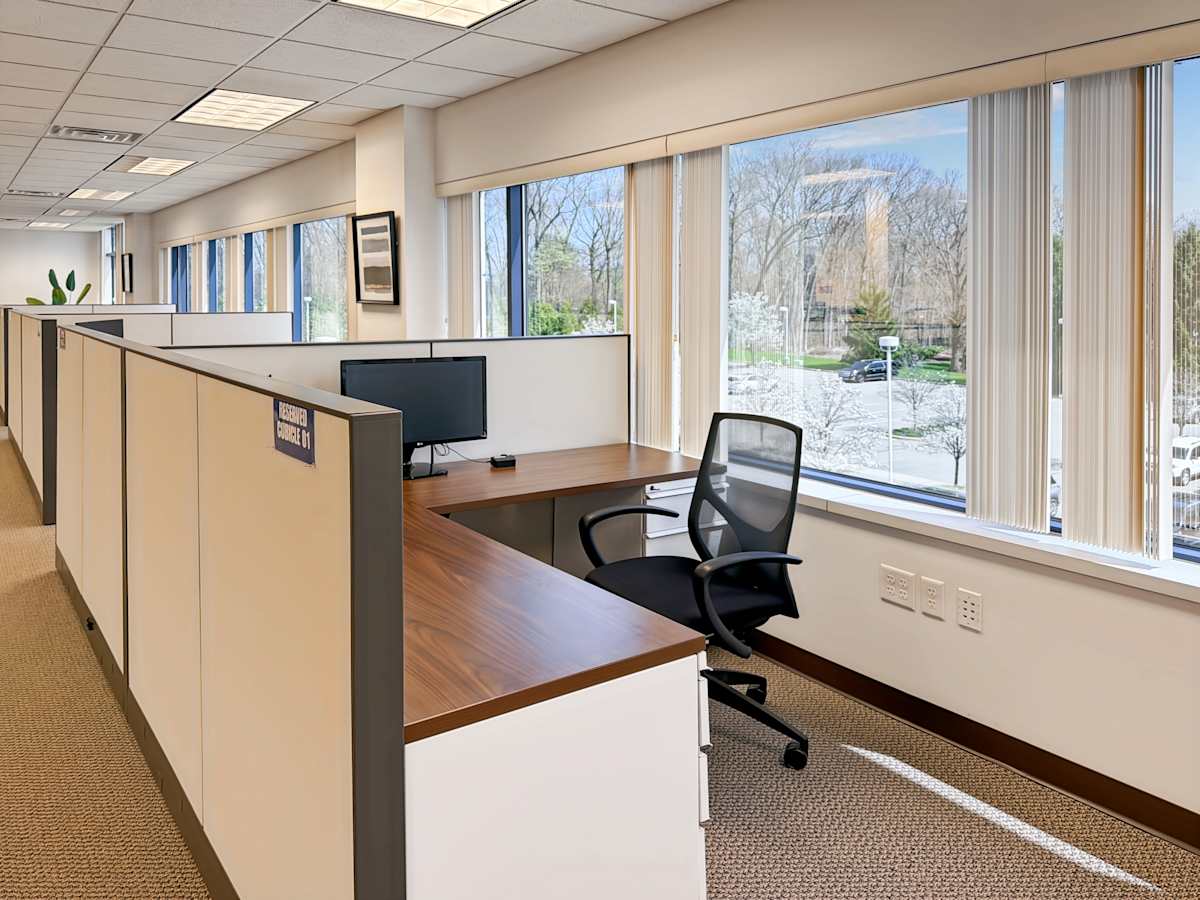 Regus - Grand Rapids, Kenmoor Avenue photo 6