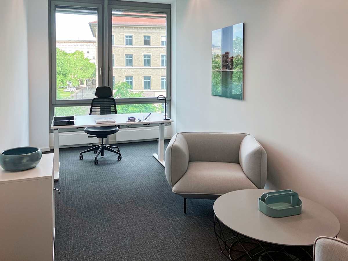 Regus Stuttgart, Rotebuehlplatz photo 6
