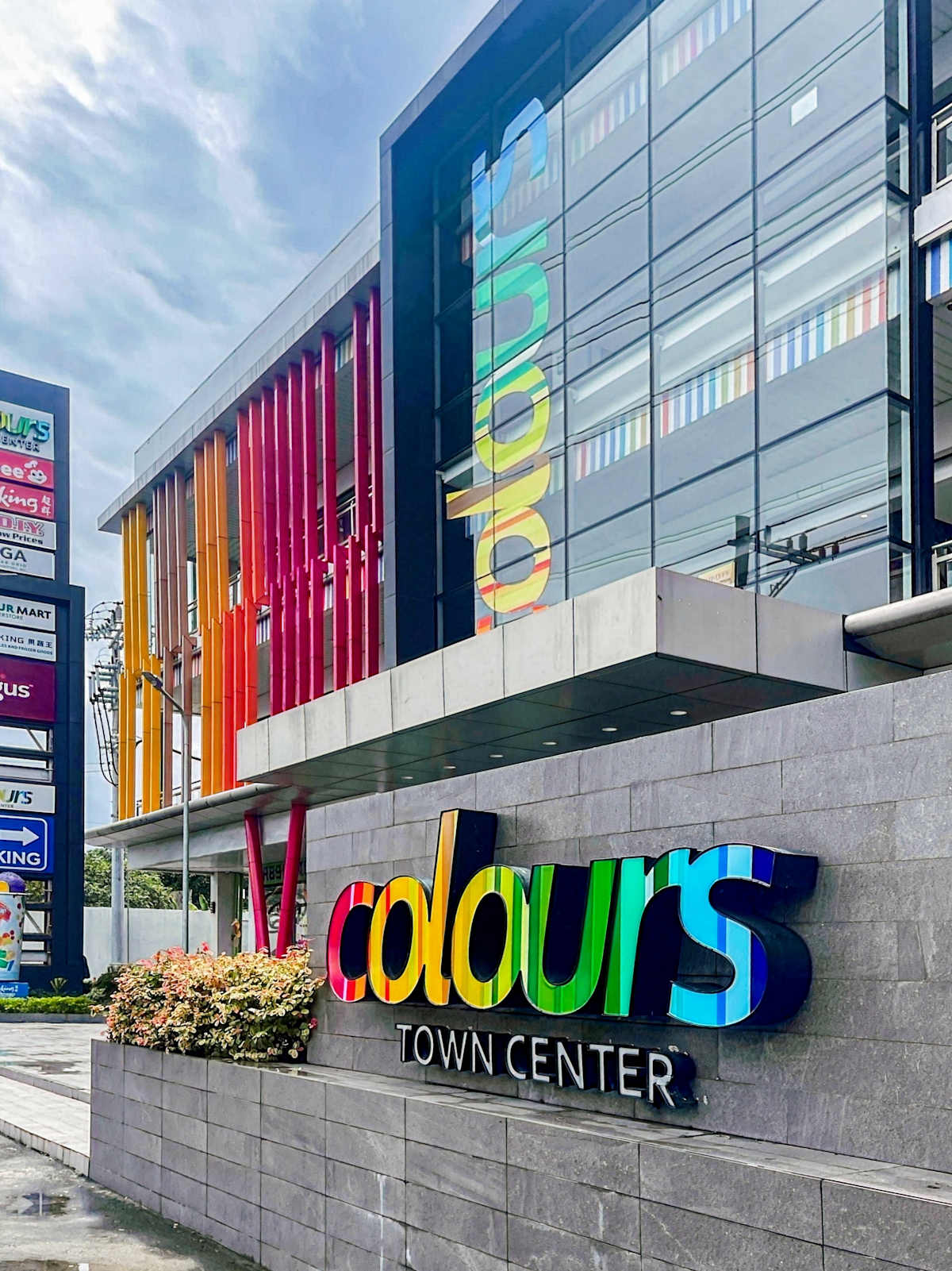 Regus - Colours Town Center
