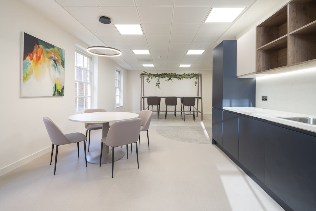 42 Trinity Square photo 6