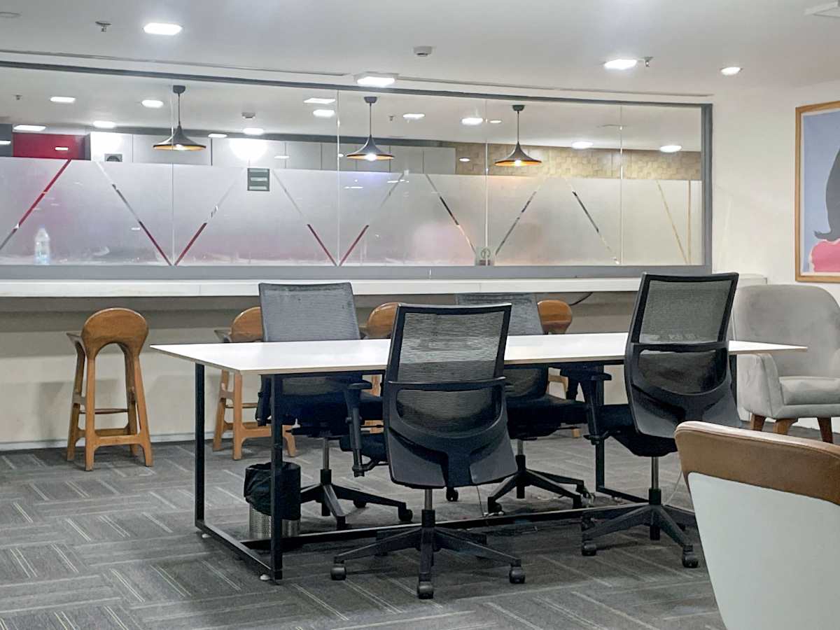 Regus - Mall del Sol photo 8