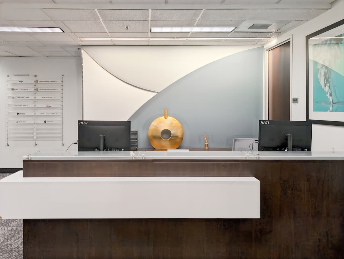 Redstone Corporate Center photo 3