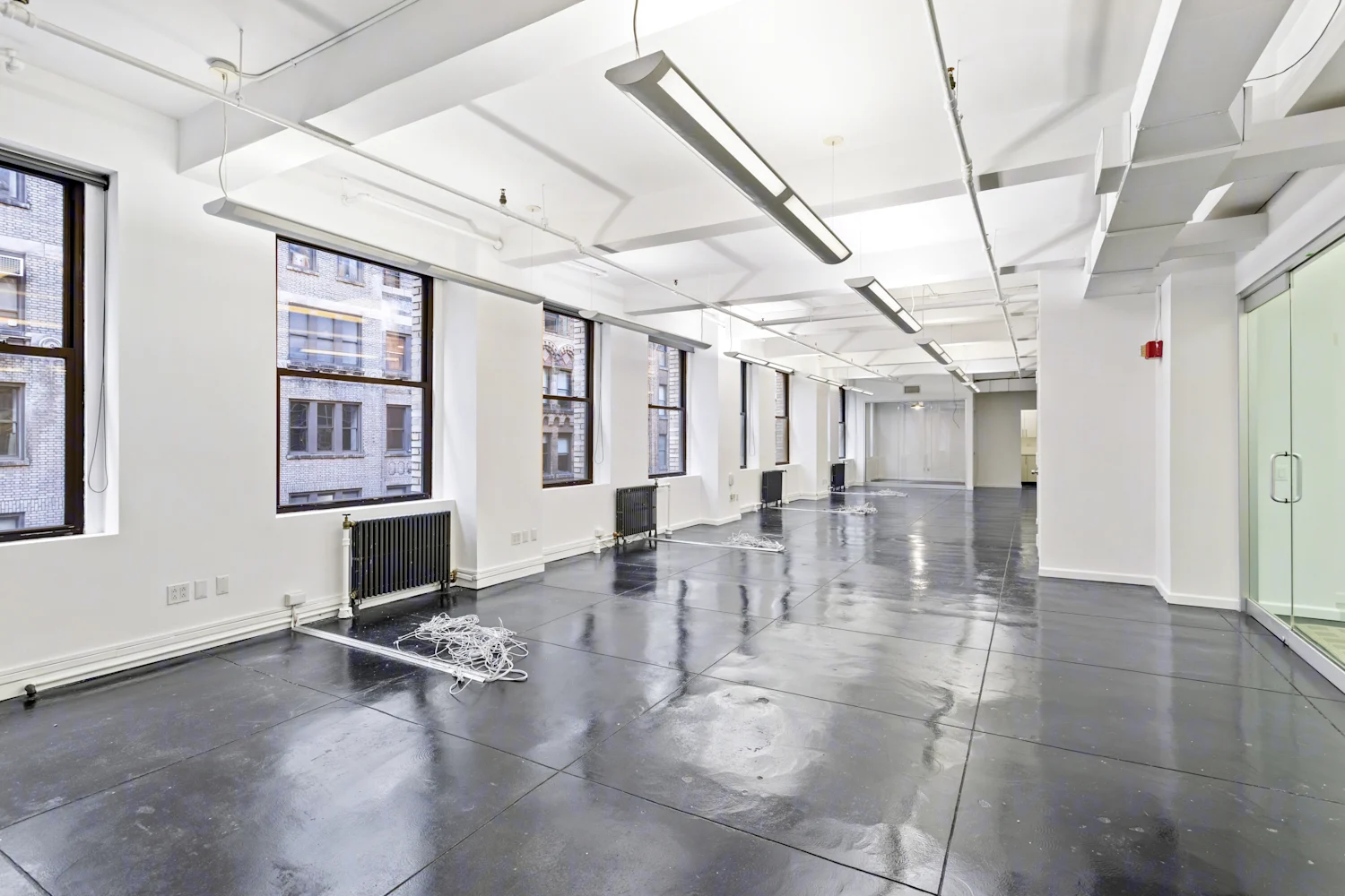 225 West 35th Street photo 4