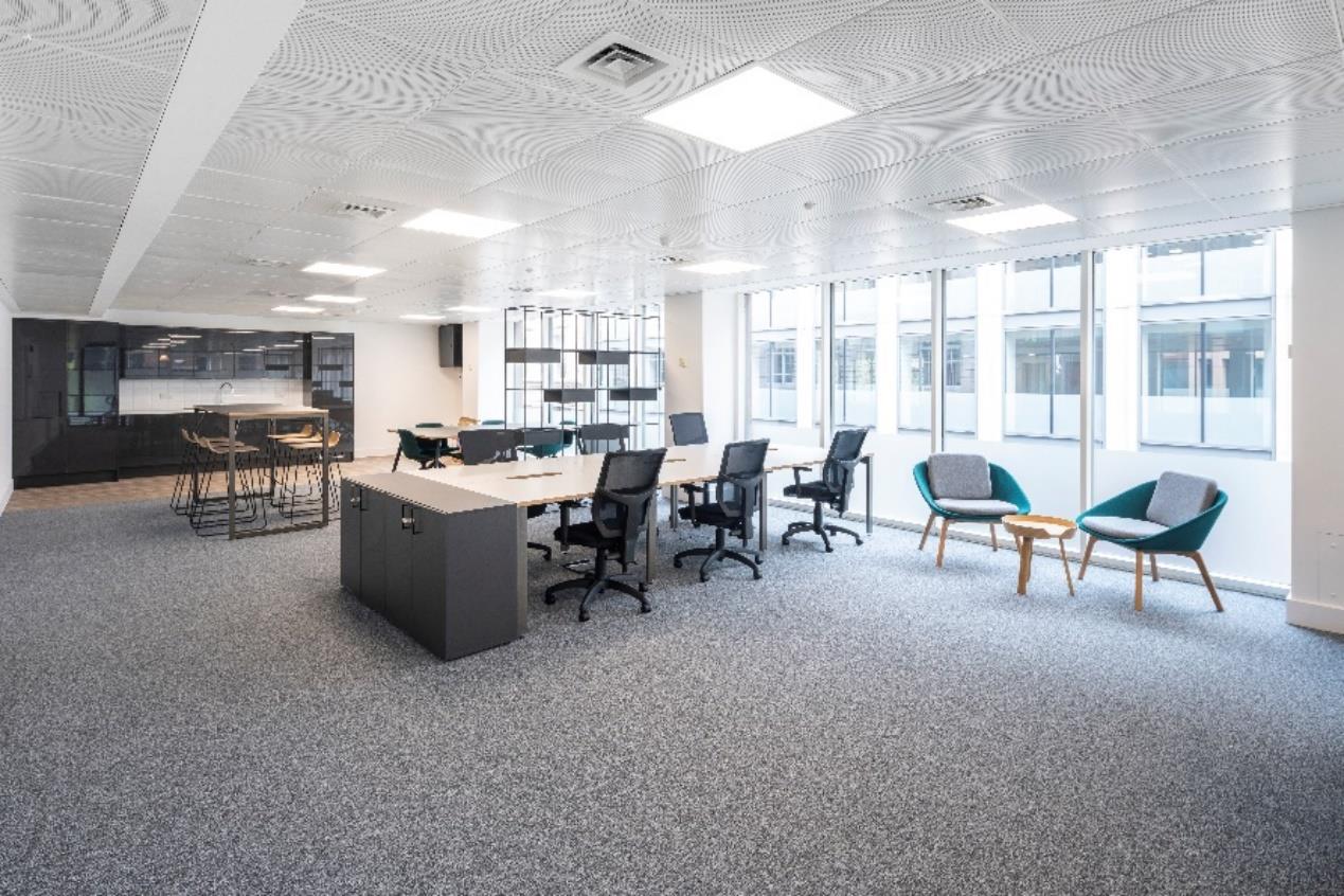 10 Lloyd's Avenue photo 2