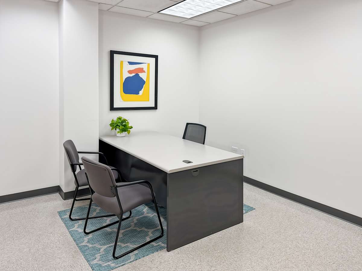 Regus - Grand Rapids, Kenmoor Avenue photo 12