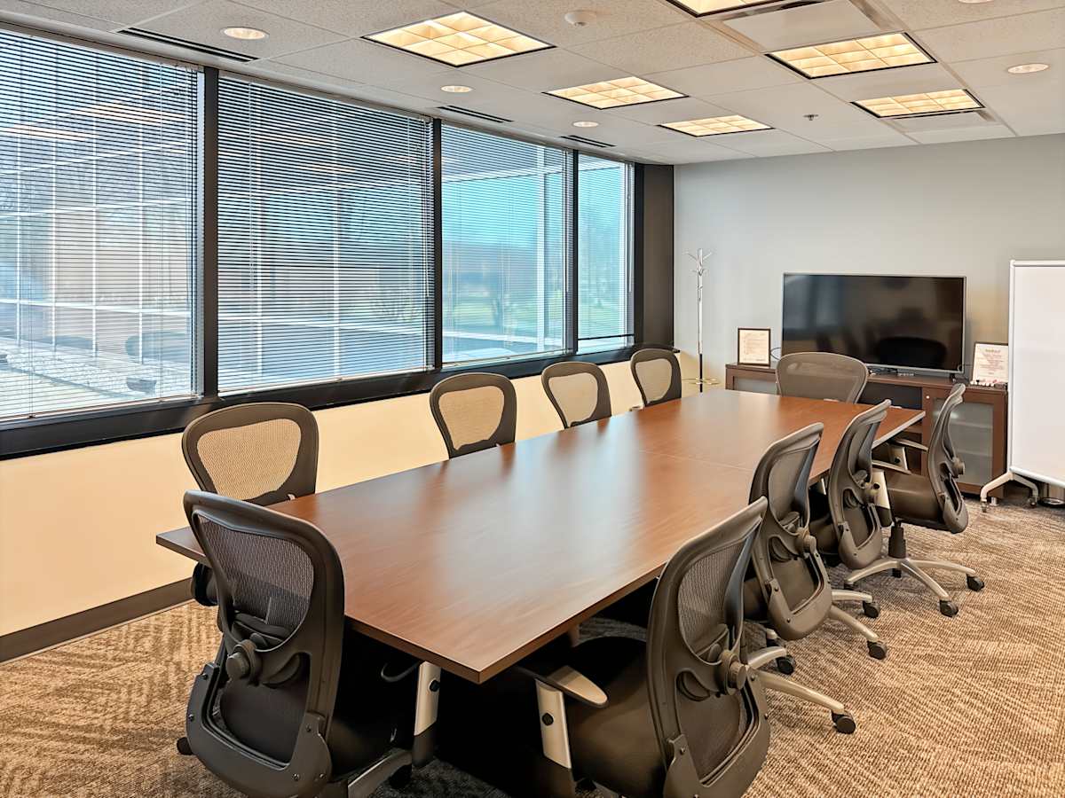 Executive Towers West photo 11