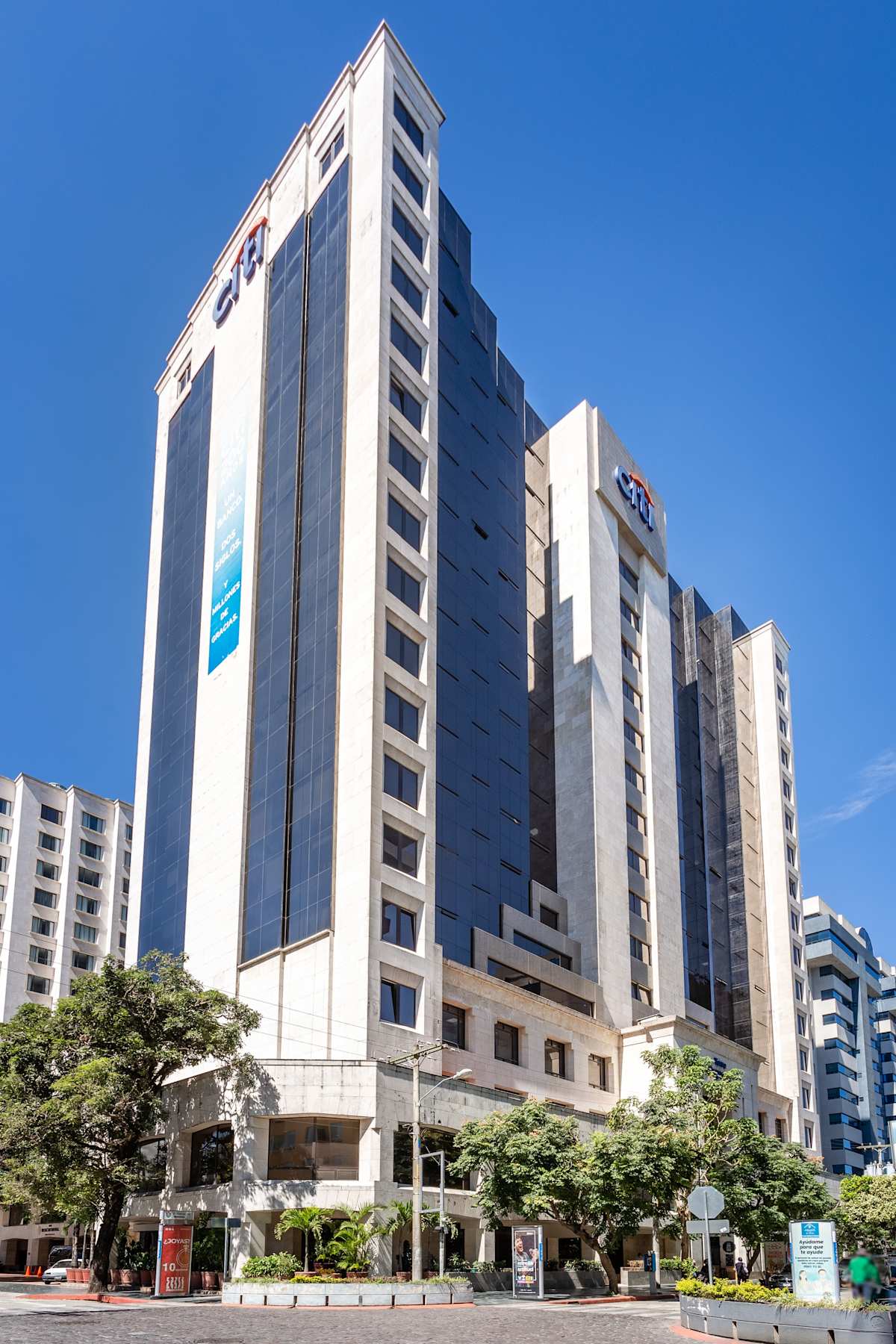 Citibank Tower photo 1