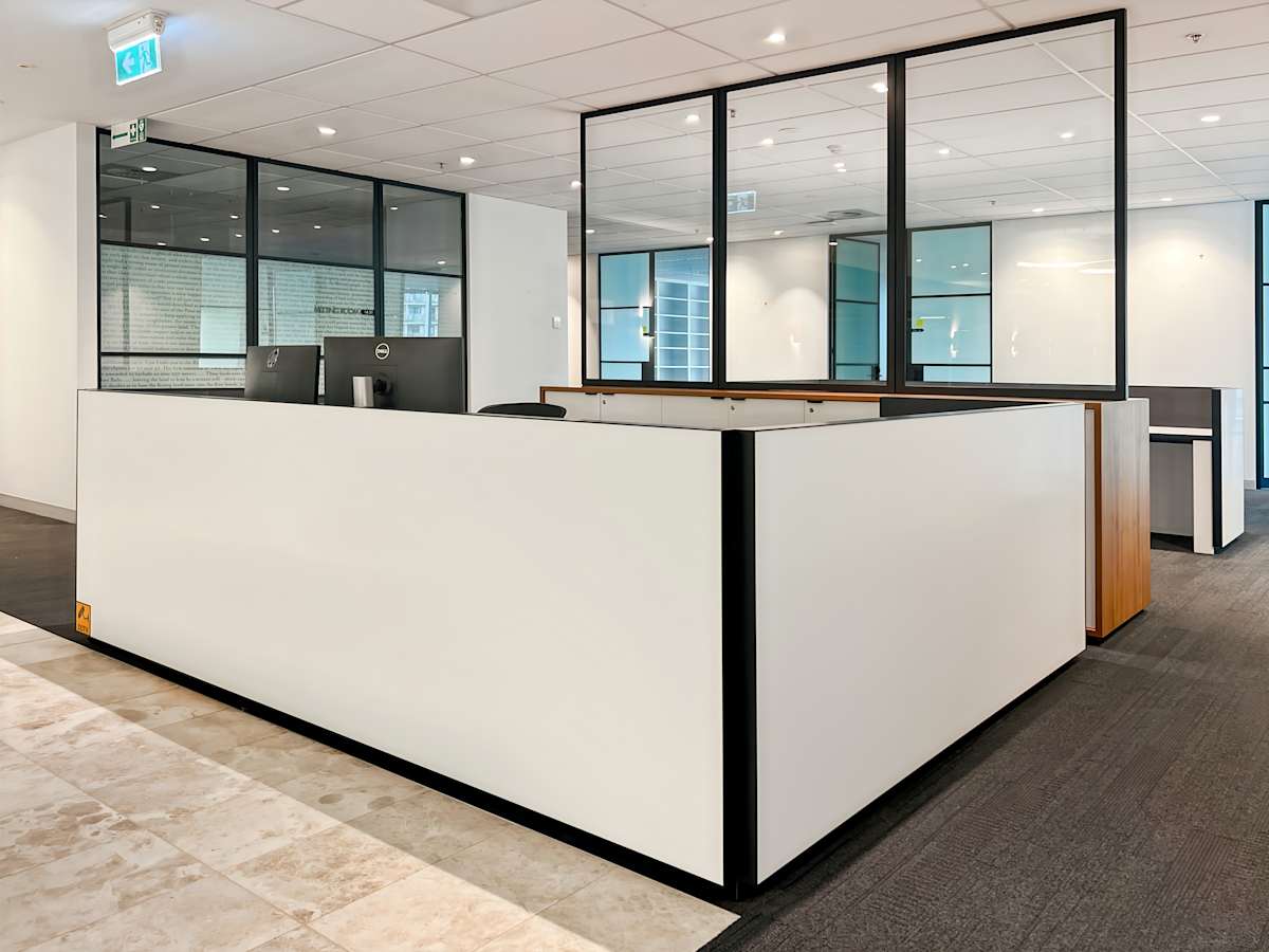460 Lonsdale Street photo 10