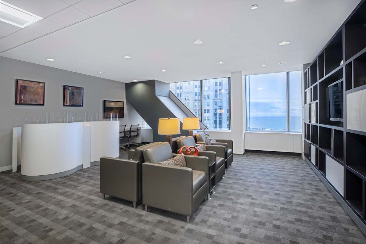 875 North Michigan Avenue photo 4