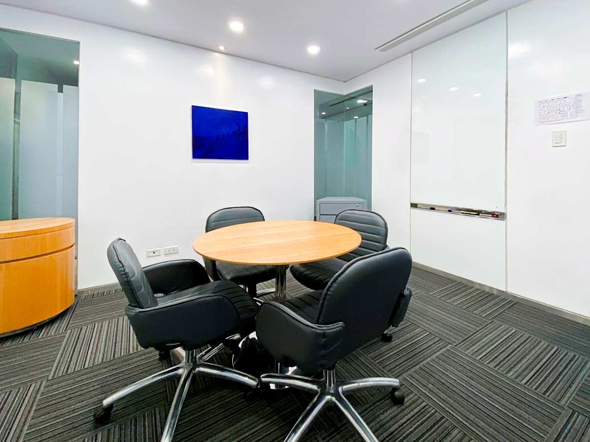 One E-com Center photo 10