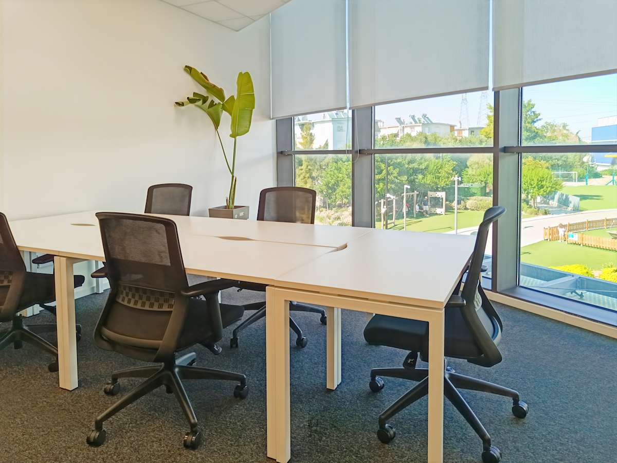 Regus - River West photo 10
