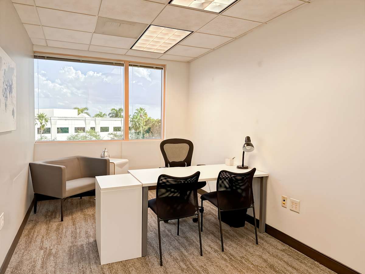 1560 Sawgrass Corporate Park photo 8