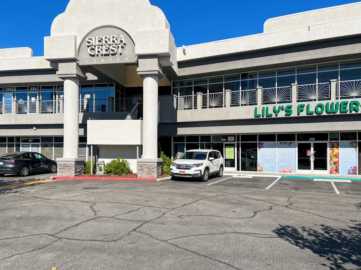 27125 Sierra Hwy