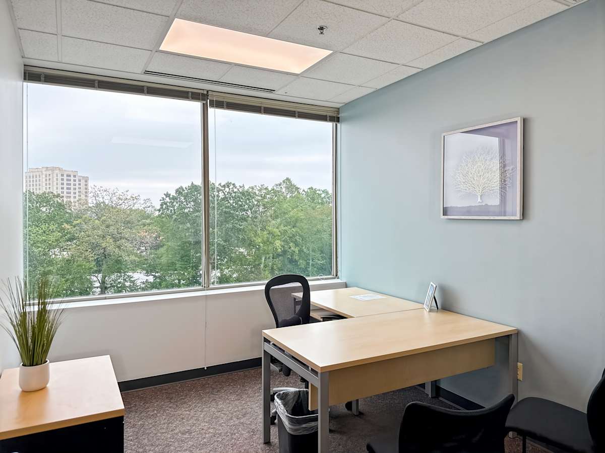 One Reservoir Corporate Center photo 10