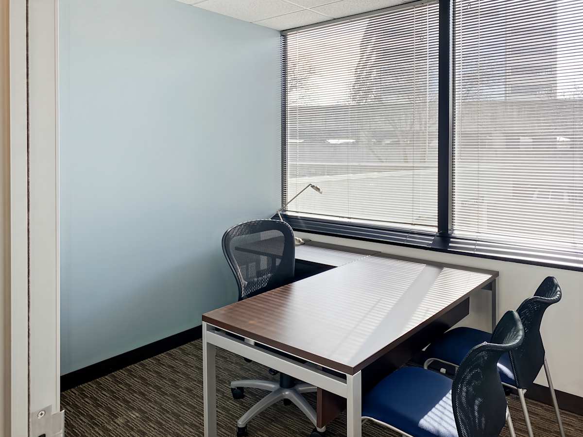 Executive Towers West photo 12