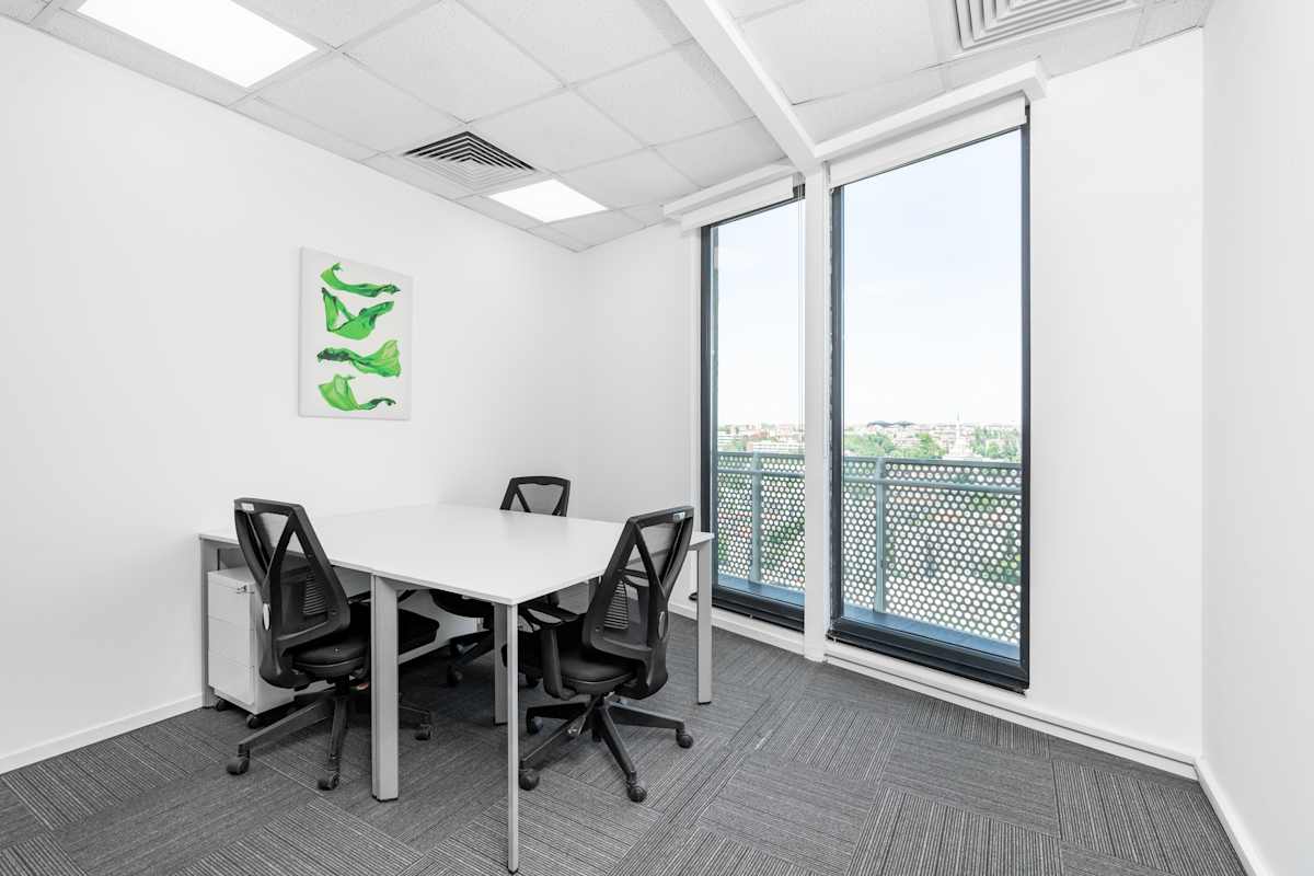 Regus - Parima Plaza photo 5