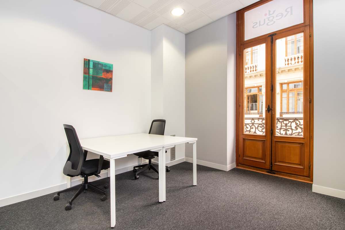 Regus - Valencia, Calle Las Barcas photo 3