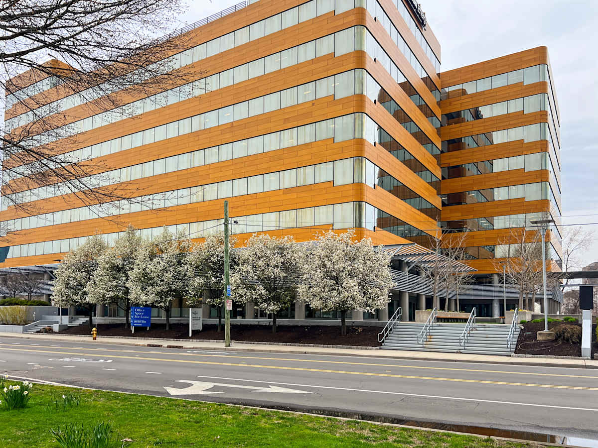 9 West Broad Street photo 1