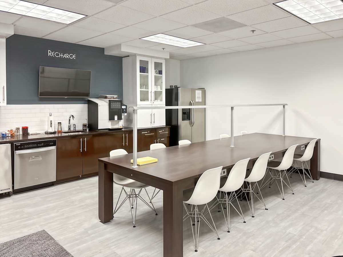 18 Campus Boulevard photo 9