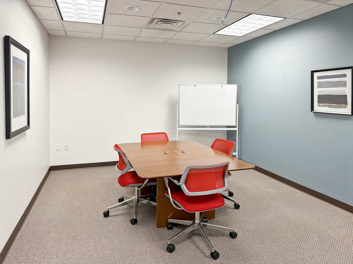 Regus - Grand Rapids, Kenmoor Avenue photo 7