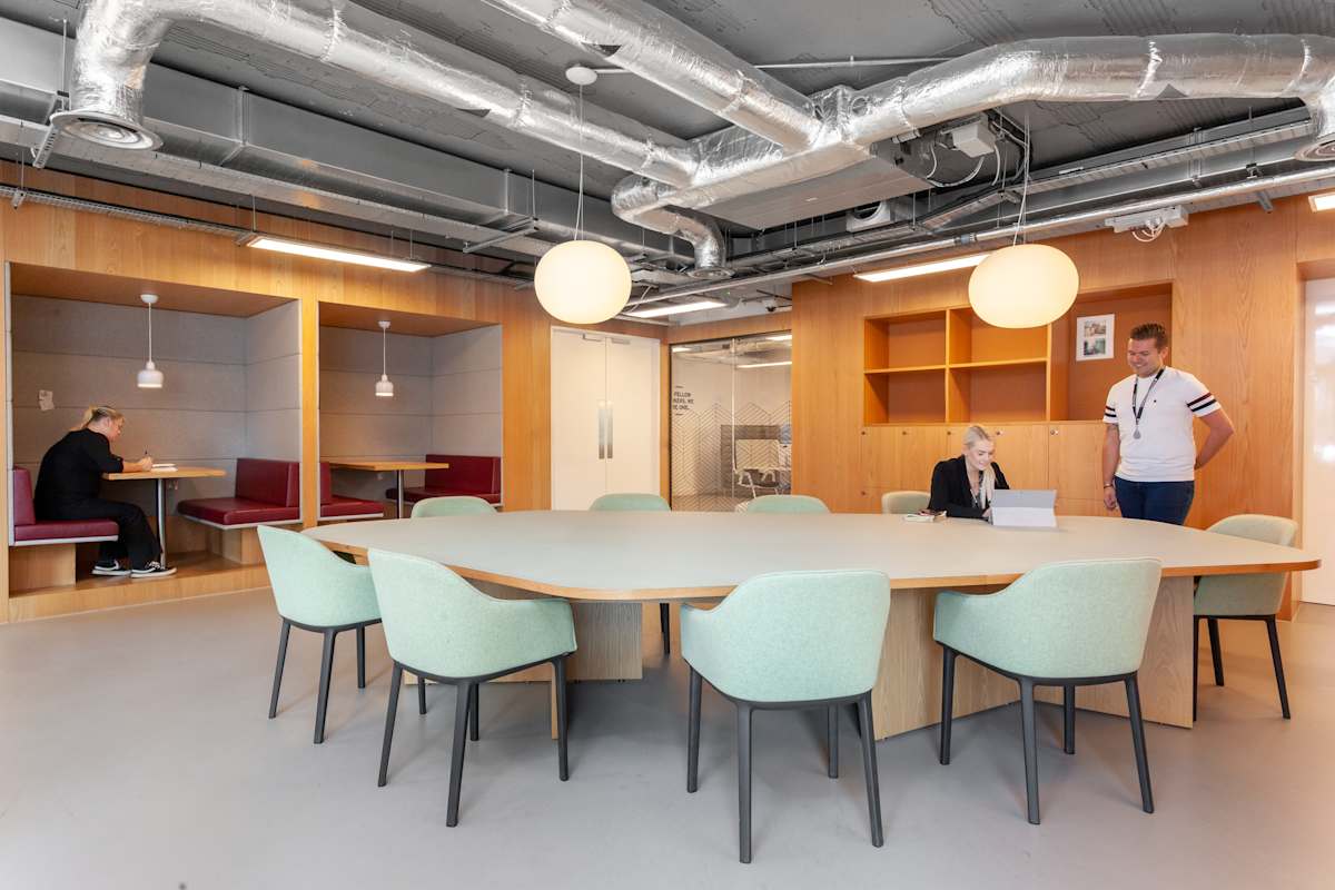 156 Great Charles Street photo 3