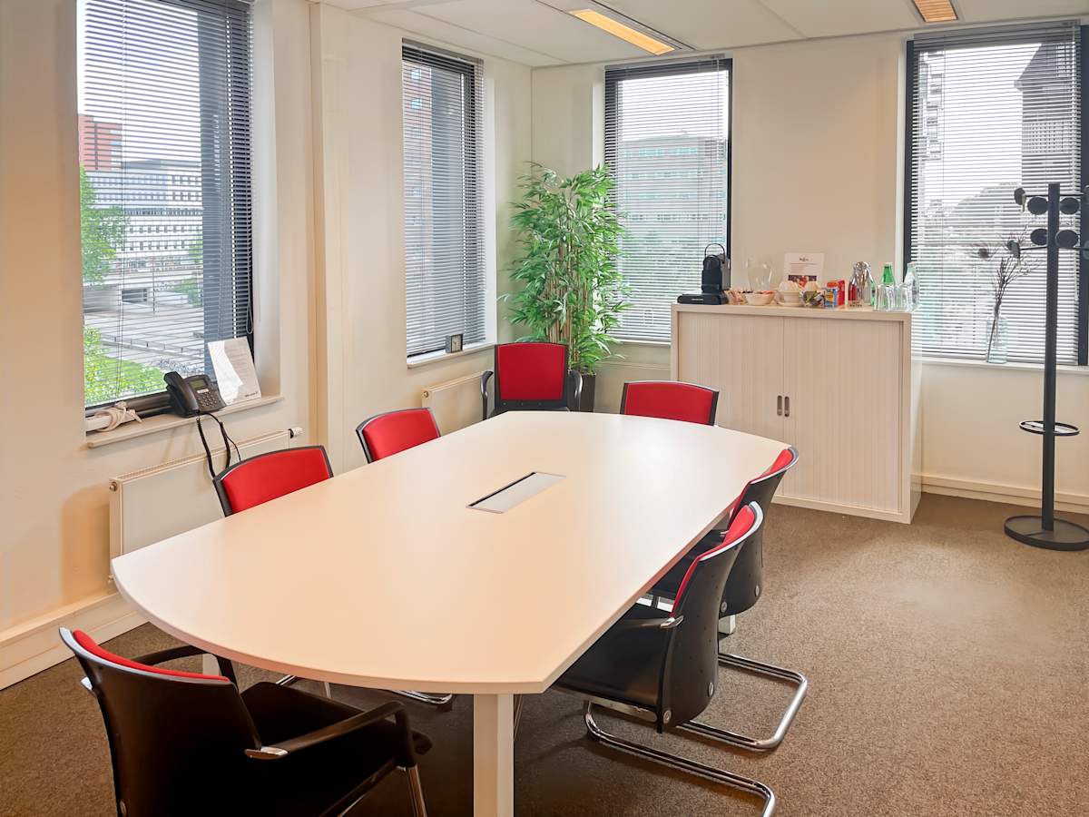 Regus - Tilburg, Hart van Brabantlaan photo 12