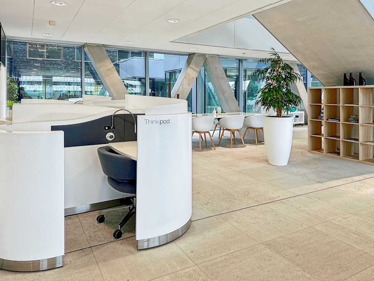Regus - Rotterdam Airport photo 9