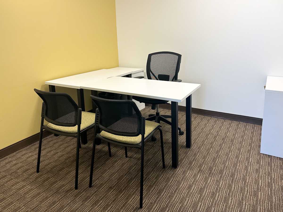 Regus - Brampton, 2 County Court Boulevard photo 12