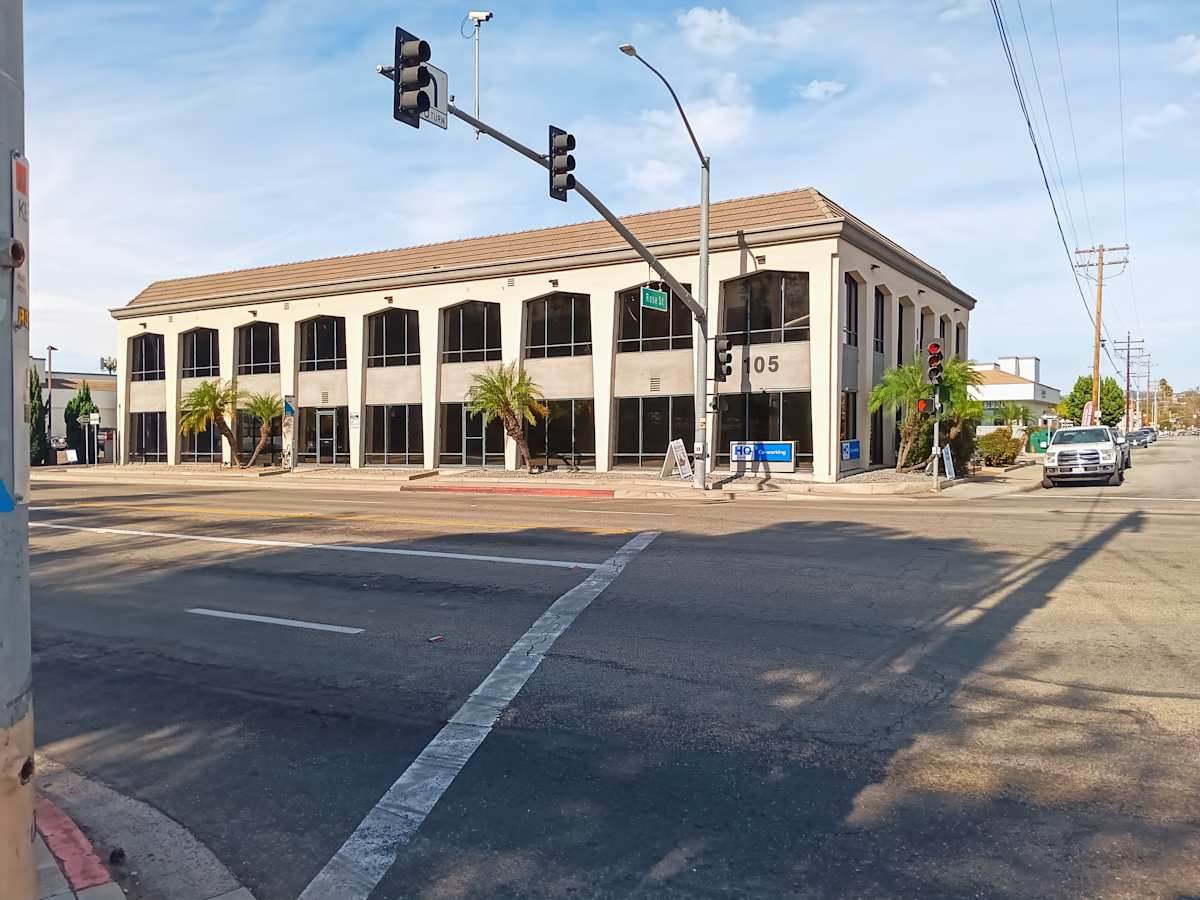 105 N Rose St photo 1