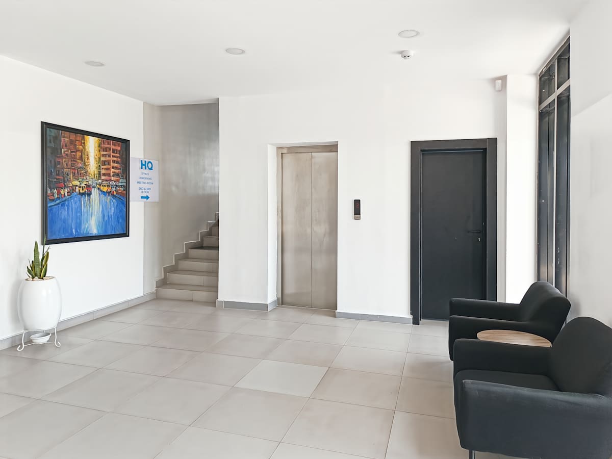 21 Admiralty Way photo 2