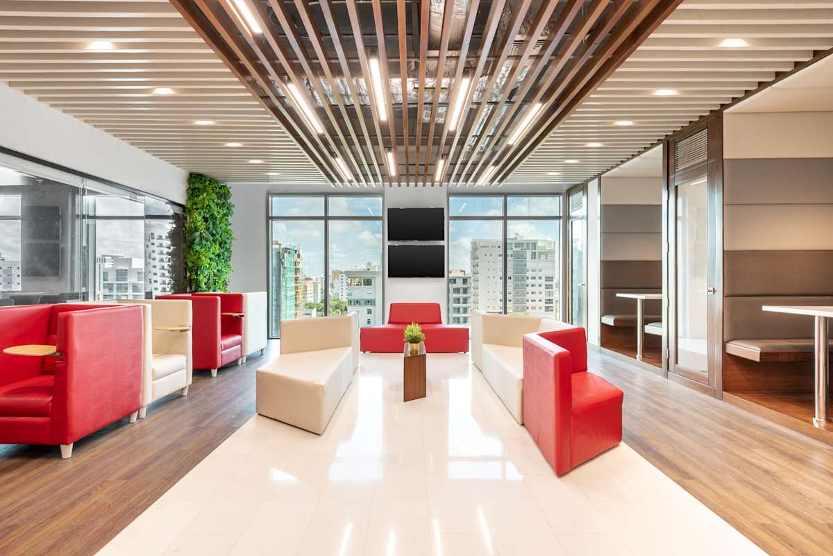 Roble Corporate Center photo 6