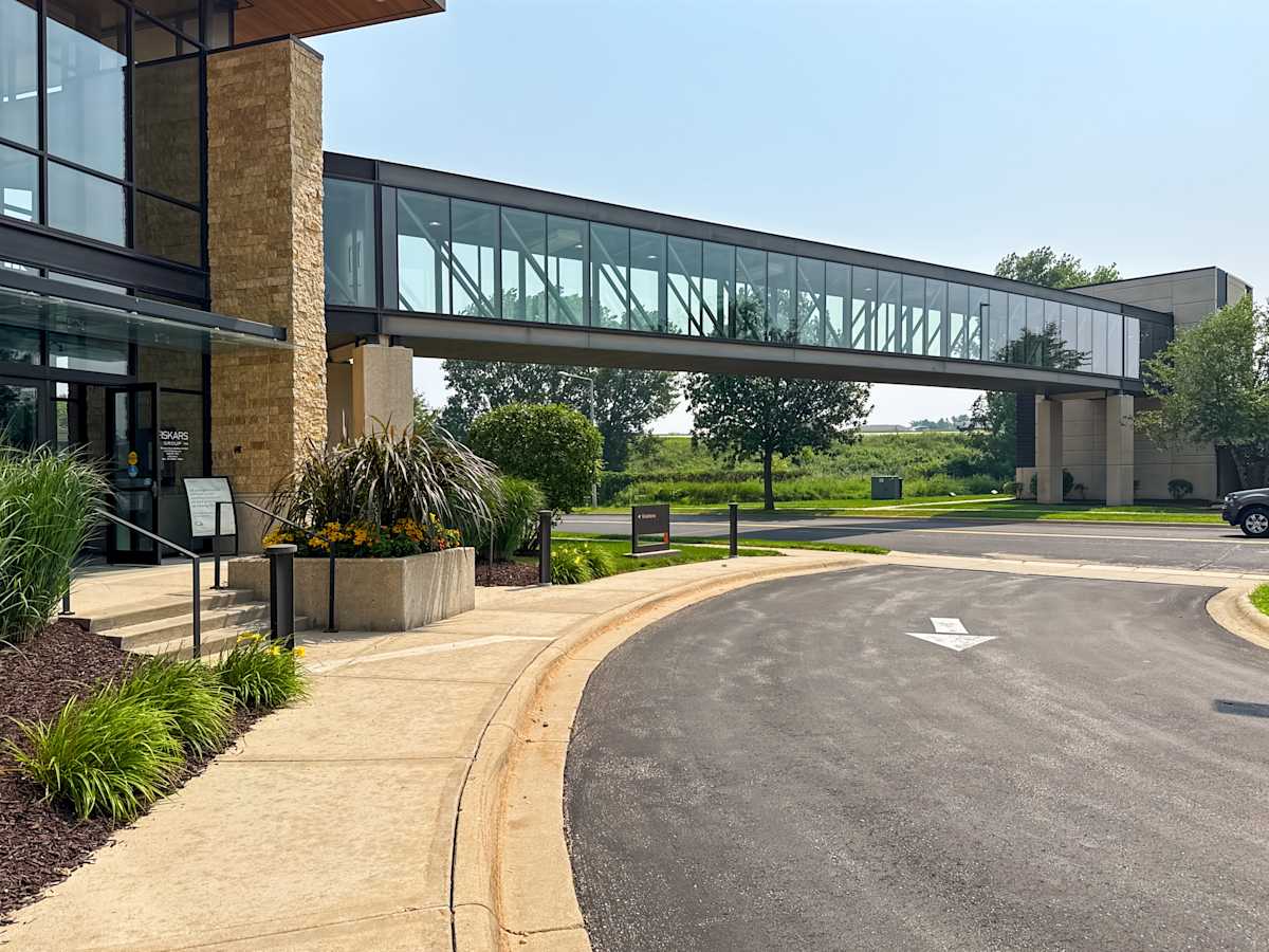 7800 Discovery Dr photo 1