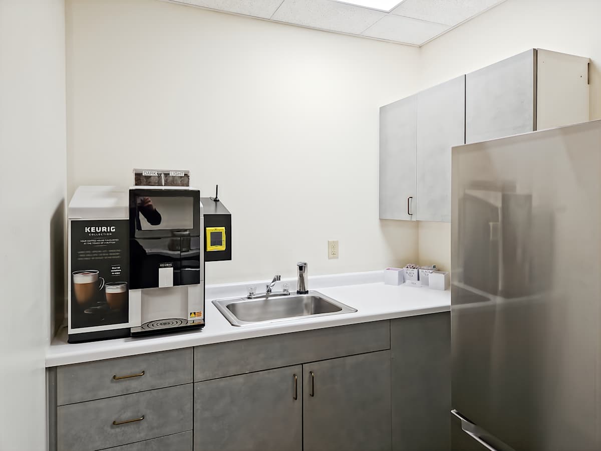 258 Corporate Dr photo 6