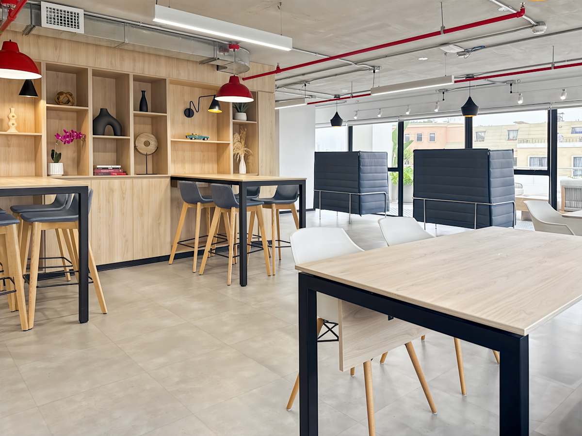Regus - Miguel Grau photo 9