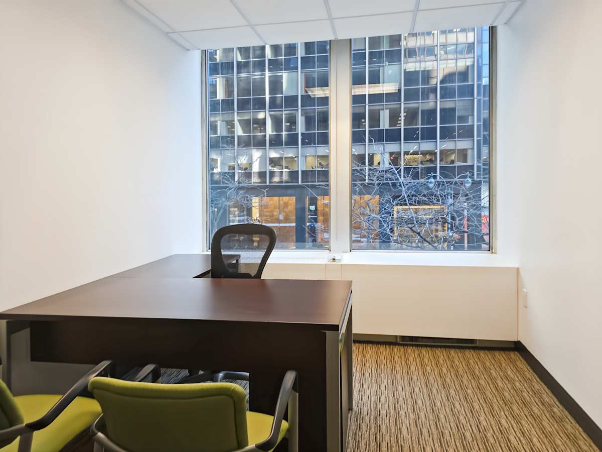 600 Third Avenue photo 7